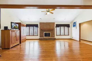 805 Furlong Dr, Libertyville, IL 60048 - Photo 13