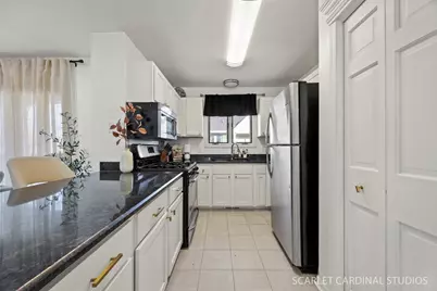 528 Pershing Avenue #G, Glen Ellyn, IL 60137 - Photo 5