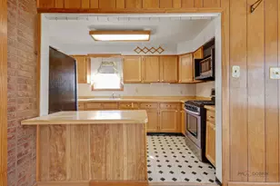 205 N Prospect Dr, Round Lake Park, IL 60073 - Photo 5