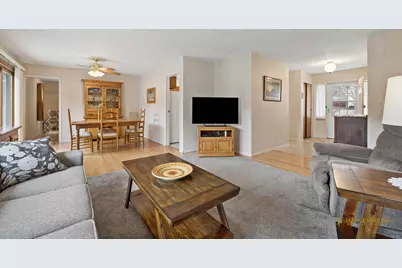 1013 Hampton Court, McHenry, IL 60050 - Photo 3