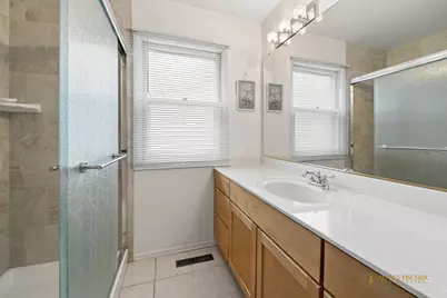 1013 Hampton Court, McHenry, IL 60050 - Photo 7