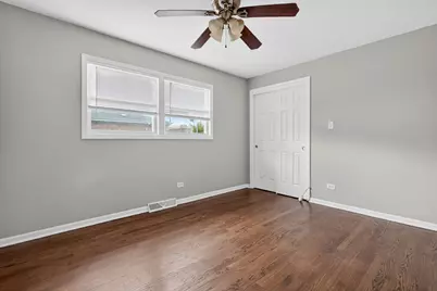 12326 S Racine Avenue, Calumet Park, IL 60827 - Photo 5
