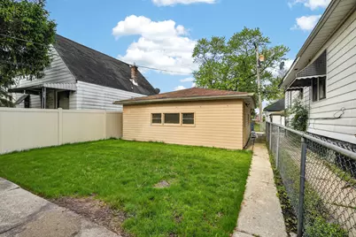 12326 S Racine Avenue, Calumet Park, IL 60827 - Photo 17