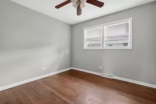 12326 S Racine Ave, Calumet Park, IL 60827 - Photo 7