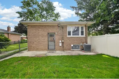 12326 S Racine Avenue, Calumet Park, IL 60827 - Photo 19