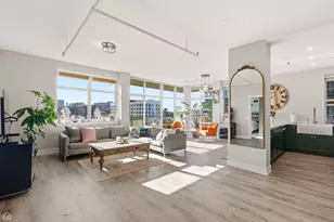 511 W Division St, Chicago, IL 60610 - Photo 3