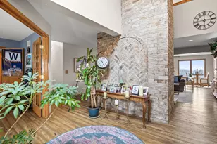 11042 Mayflower Ln, Orland Park, IL 60467 - Photo 5