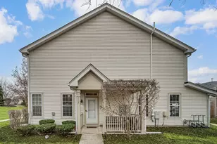 712 Morris Ct, Lakemoor, IL 60051 - Photo 1