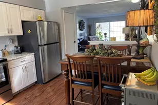 9420 Bay Colony Dr, Des Plaines, IL 60016 - Photo 5