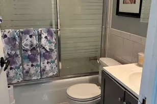 9420 Bay Colony Dr, Des Plaines, IL 60016 - Photo 7