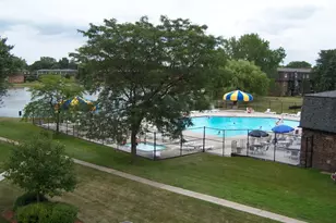 9420 Bay Colony Dr, Des Plaines, IL 60016 - Photo 15