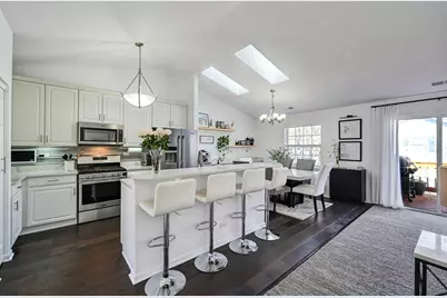 262 Waverly Court, Willowbrook, IL 60527 - Photo 3