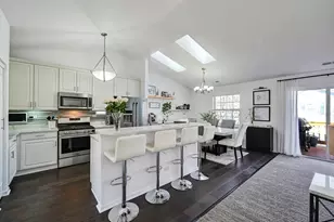 262 Waverly Ct, Willowbrook, IL 60527 - Photo 3