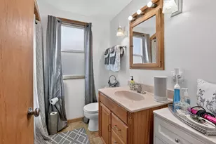 8407 S Wolcott Ave, Chicago, IL 60620 - Photo 17
