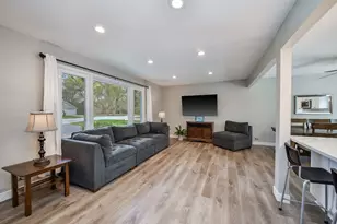 7604 Eleanor Pl, Willowbrook, IL 60527 - Photo 5