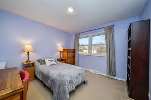 7604 Eleanor Pl, Willowbrook, IL 60527 - Photo 13