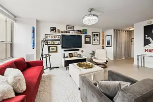 655 W Irving Park Rd, Chicago, IL 60613 - Photo 7