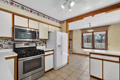 3911 Eastway Drive, Island Lake, IL 60042 - Photo 9