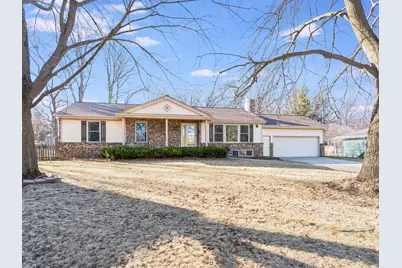 109 E Oak Knoll Drive, Hinckley, IL 60520 - Photo 1