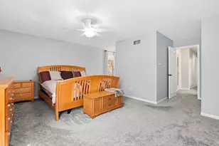 1932 Banks Dr, Elgin, IL 60123 - Photo 11