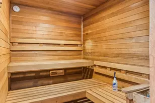 100 E Huron St, Chicago, IL 60611 - Photo 23