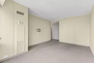 100 E Huron St, Chicago, IL 60611 - Photo 11