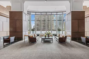 100 E Huron St, Chicago, IL 60611 - Photo 15