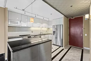 100 E Huron St, Chicago, IL 60611 - Photo 7