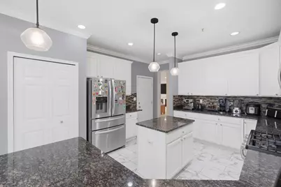 829 Linden Circle, Hoffman Estates, IL 60169 - Photo 11