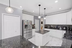 829 Linden Cir, Hoffman Estates, IL 60169 - Photo 11