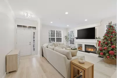 829 Linden Circle, Hoffman Estates, IL 60169 - Photo 3