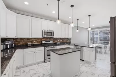 829 Linden Circle, Hoffman Estates, IL 60169 - Photo 9