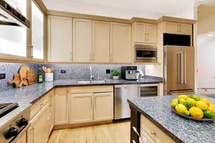 484 N Canal St, Chicago, IL 60654 - Photo 9