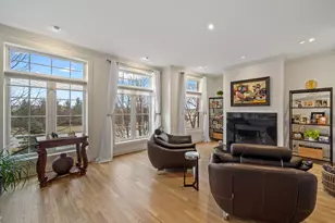 2048 Valor Ct, Glenview, IL 60026 - Photo 9