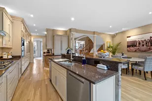 2048 Valor Ct, Glenview, IL 60026 - Photo 15