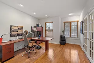 2048 Valor Ct, Glenview, IL 60026 - Photo 5