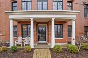 2048 Valor Ct, Glenview, IL 60026 - Photo 3