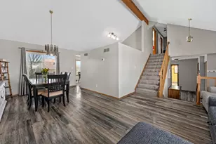 1928 Sybil Dr, Crest Hill, IL 60403 - Photo 3