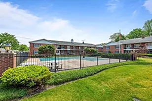 2818 Dundee Rd, Northbrook, IL 60062 - Photo 15