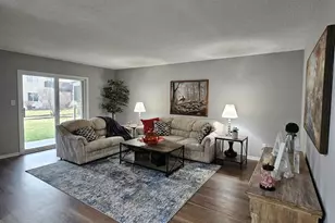 1506 Kennicott Ct, Sycamore, IL 60178 - Photo 3