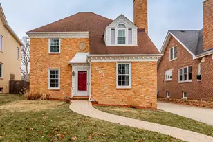 803 S Vine Ave, Park Ridge, IL 60068 - Photo 1