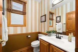 201 Violet Ln, Batavia, IL 60510 - Photo 11