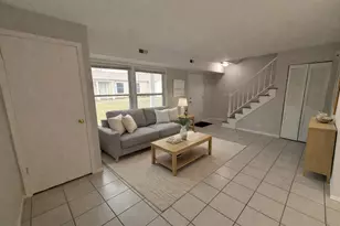 2167 N Heather Ln, Palatine, IL 60074 - Photo 3