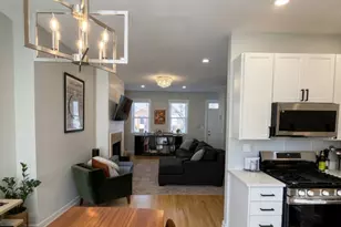 1733 W Crystal St, Chicago, IL 60622 - Photo 3