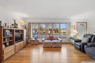 731 N Gibbons Ave, Arlington Heights, IL 60004 - Photo 3