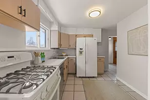 357 Bryant Ave, Glen Ellyn, IL 60137 - Photo 5