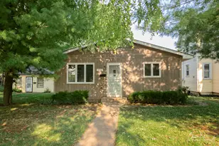2923 Ezra Ave N, Zion, IL 60099 - Photo 1