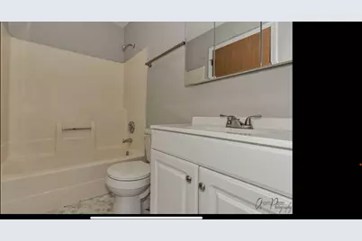 2923 Ezra Avenue N, Zion, IL 60099 - Photo 11