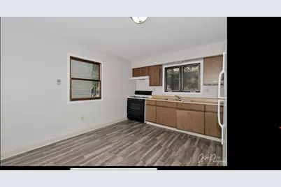 2923 Ezra Avenue N, Zion, IL 60099 - Photo 7