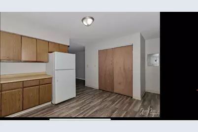 2923 Ezra Avenue N, Zion, IL 60099 - Photo 9